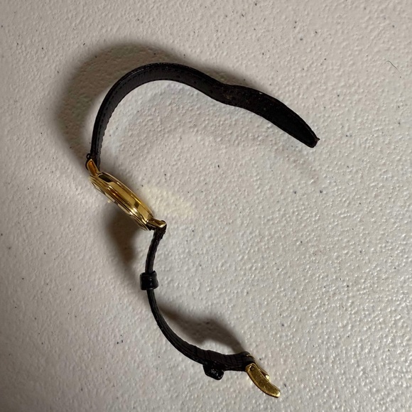 GUCCI 3000 33mm GOLD BLACK DIAL VINTAGE SWISS MADE WATCH QUARTZ F340 - Picture 7 of 12